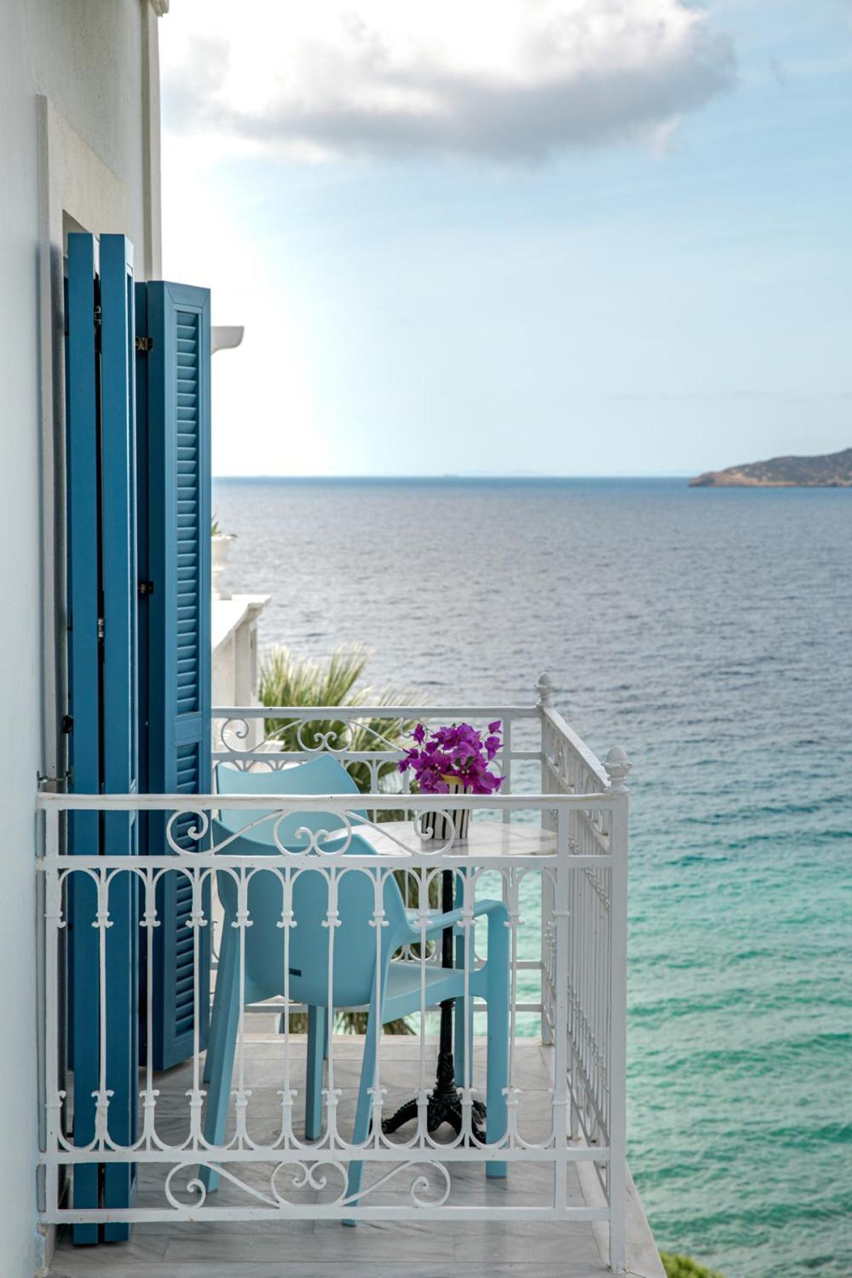 Aneroussa Beach Hotel Batsíon Exterior foto